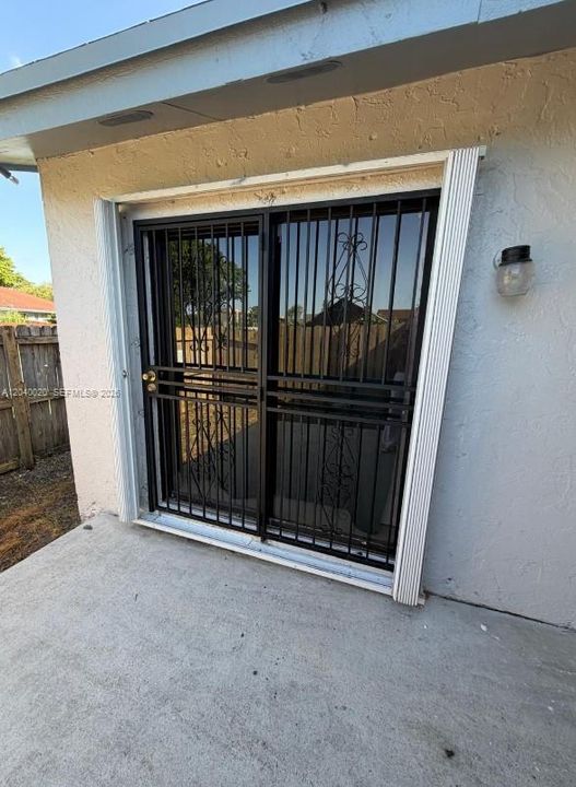For Rent: $2,550 (3 beds, 2 baths, 1427 Square Feet)