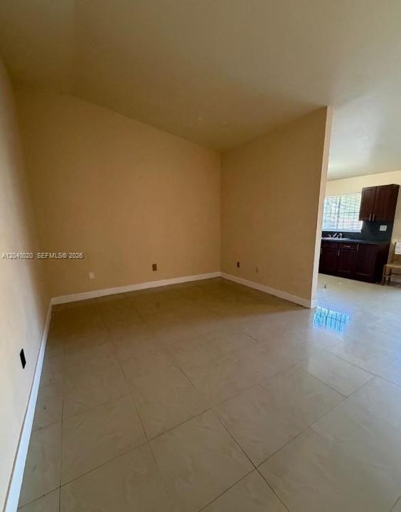 For Rent: $2,550 (3 beds, 2 baths, 1427 Square Feet)