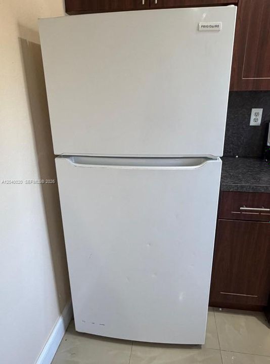 For Rent: $2,550 (3 beds, 2 baths, 1427 Square Feet)