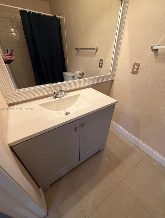 For Rent: $2,550 (3 beds, 2 baths, 1427 Square Feet)