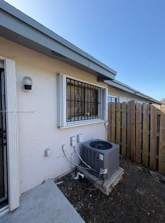 For Rent: $2,550 (3 beds, 2 baths, 1427 Square Feet)