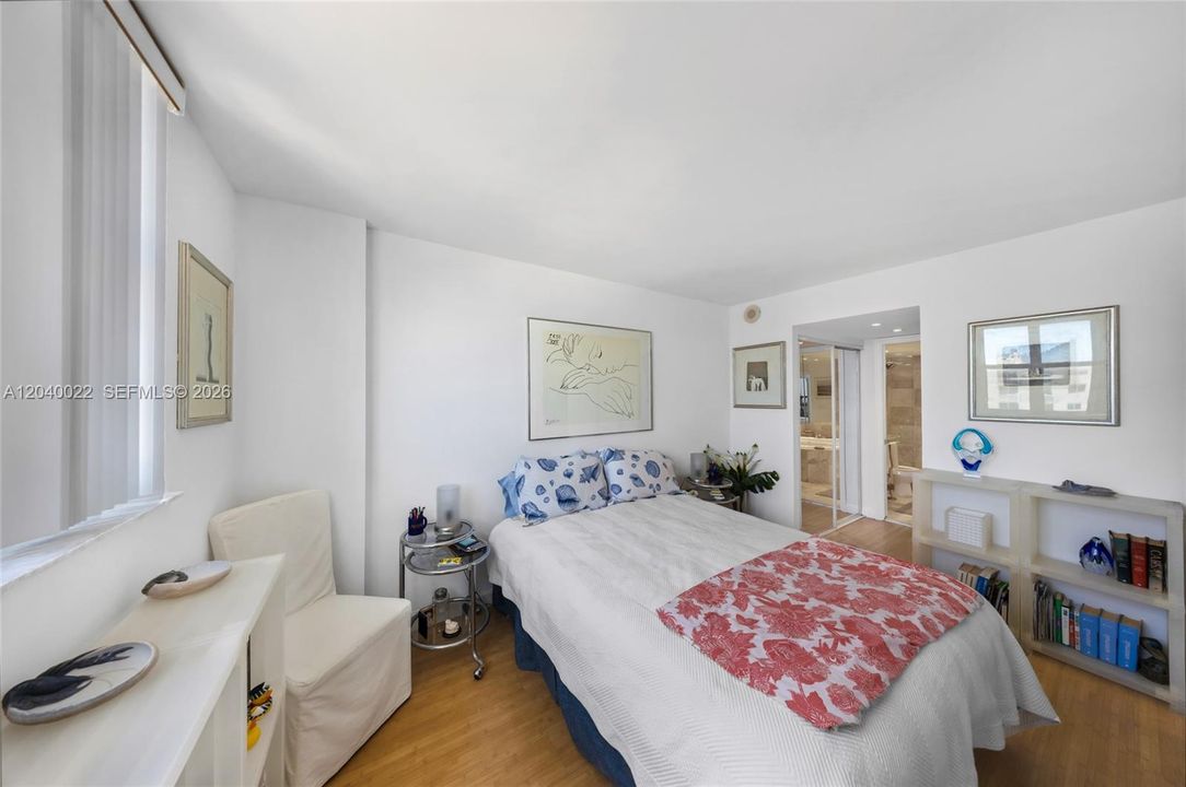 For Sale: $545,000 (1 beds, 1 baths, 654 Square Feet)