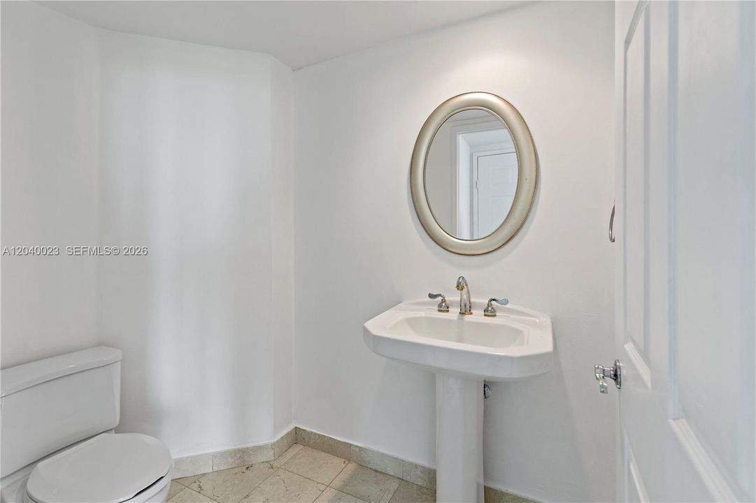 На продажу: $545,000 (2 спален, 2 ванн, 1610 Квадратных фут)