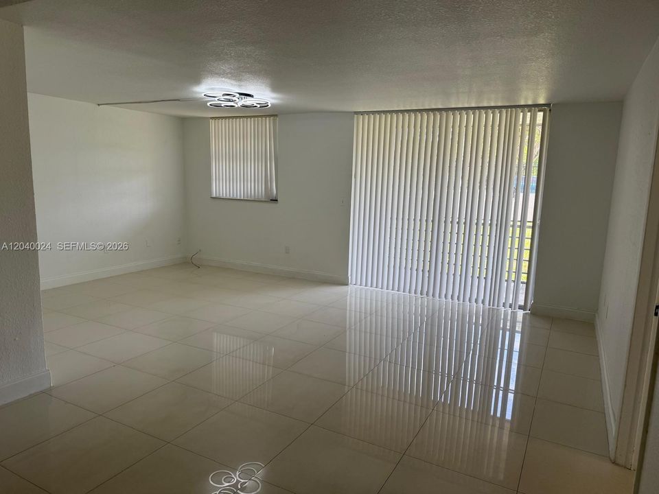 For Rent: $2,500 (3 beds, 2 baths, 1328 Square Feet)