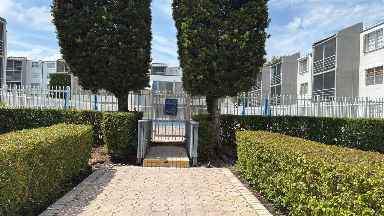 For Rent: $2,500 (3 beds, 2 baths, 1328 Square Feet)