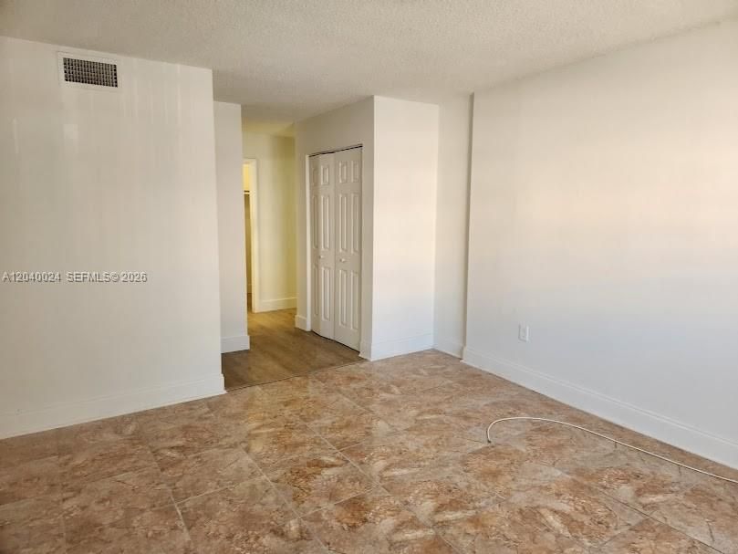 For Rent: $2,500 (3 beds, 2 baths, 1328 Square Feet)
