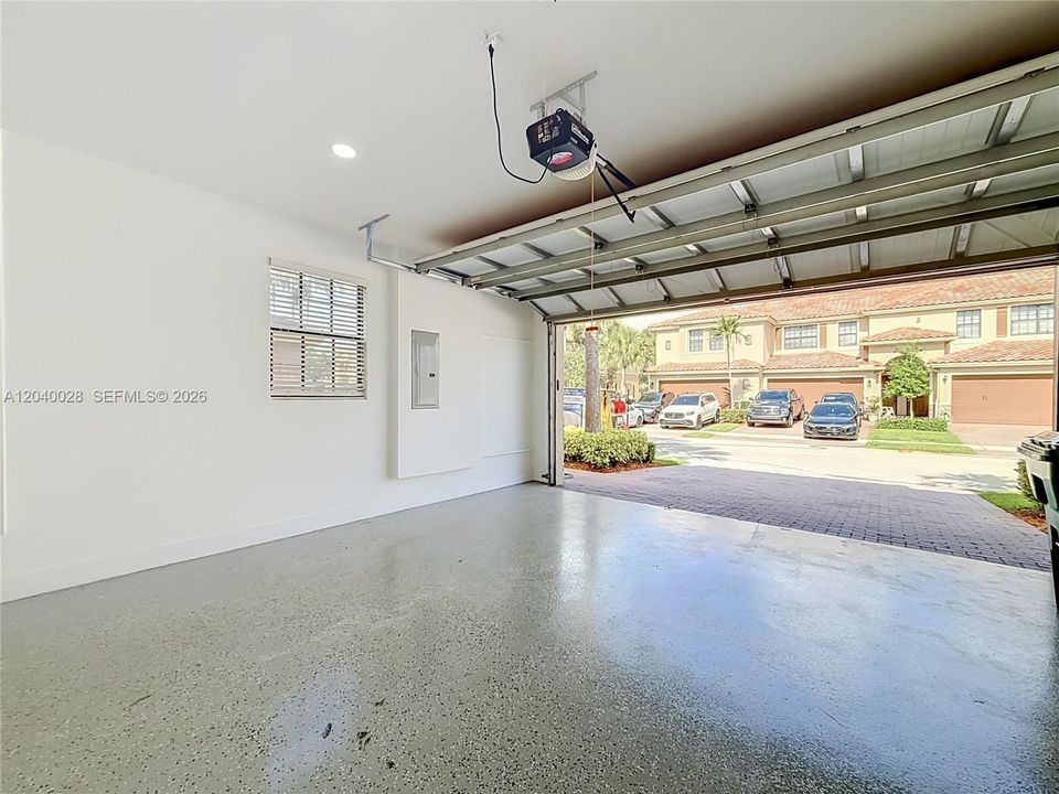 En Venta: $649,900 (4 camas, 2 baños, 1839 Pies cuadrados)