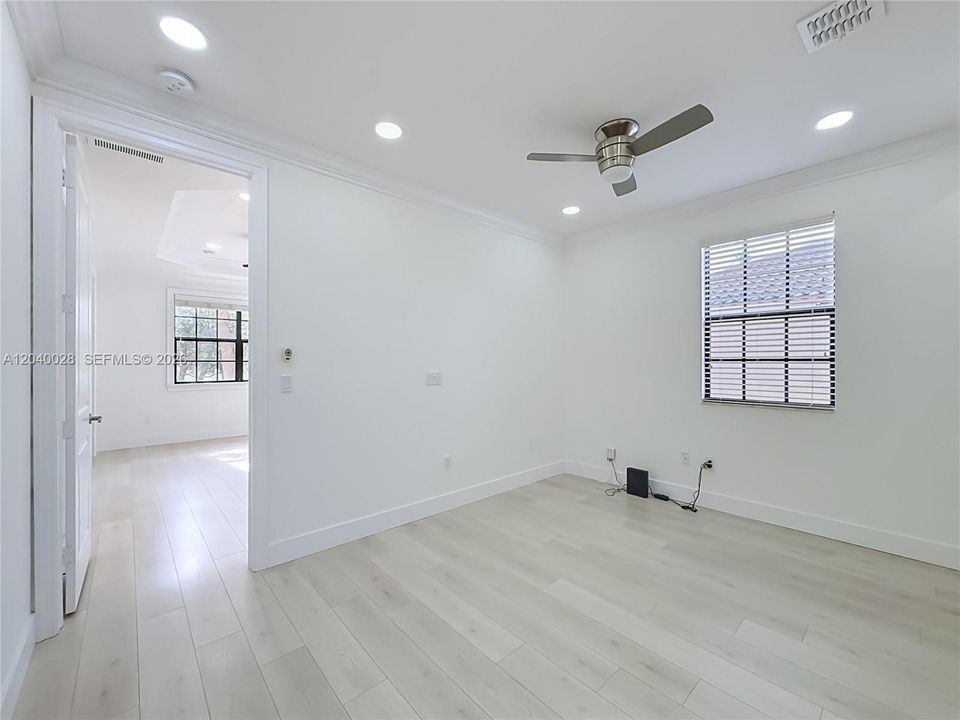En Venta: $649,900 (4 camas, 2 baños, 1839 Pies cuadrados)