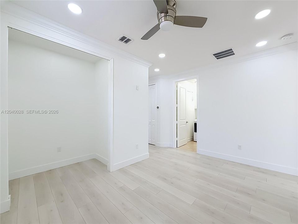 En Venta: $649,900 (4 camas, 2 baños, 1839 Pies cuadrados)