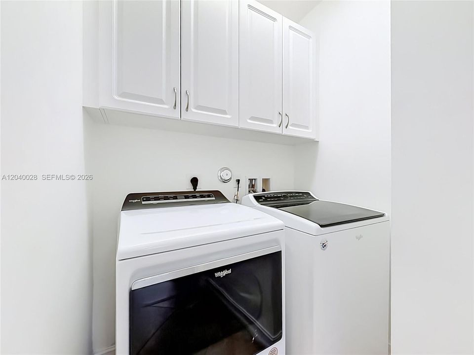 En Venta: $649,900 (4 camas, 2 baños, 1839 Pies cuadrados)