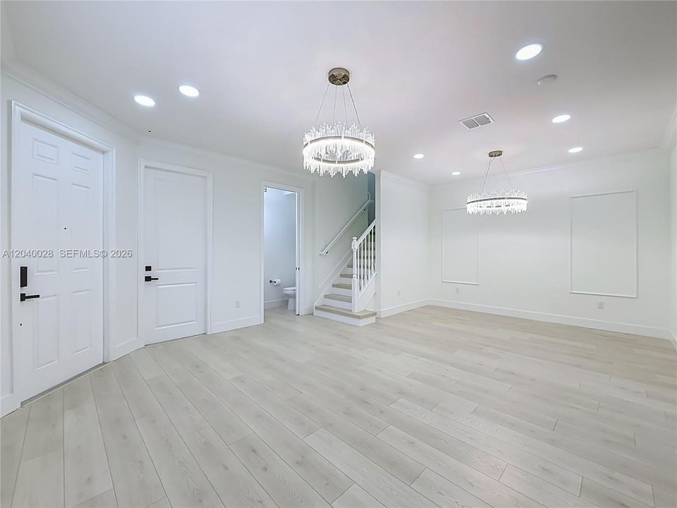 En Venta: $649,900 (4 camas, 2 baños, 1839 Pies cuadrados)