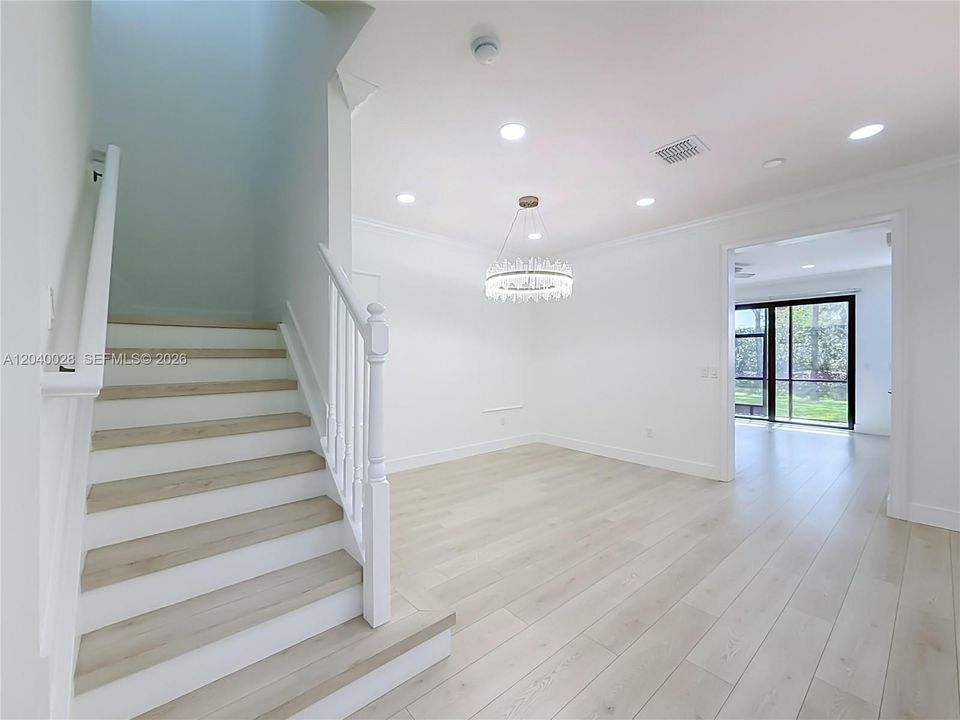 En Venta: $649,900 (4 camas, 2 baños, 1839 Pies cuadrados)