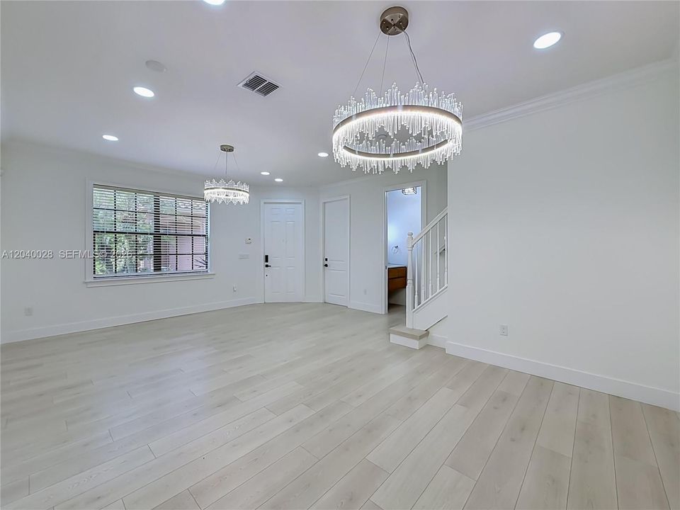 En Venta: $649,900 (4 camas, 2 baños, 1839 Pies cuadrados)
