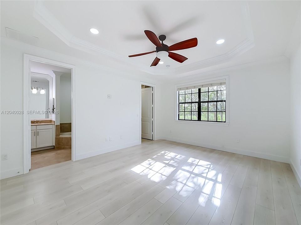 En Venta: $649,900 (4 camas, 2 baños, 1839 Pies cuadrados)