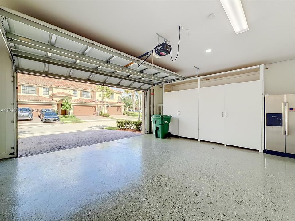 En Venta: $649,900 (4 camas, 2 baños, 1839 Pies cuadrados)