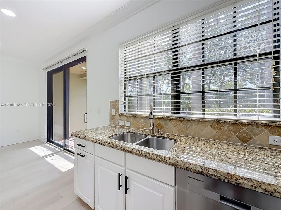 En Venta: $649,900 (4 camas, 2 baños, 1839 Pies cuadrados)