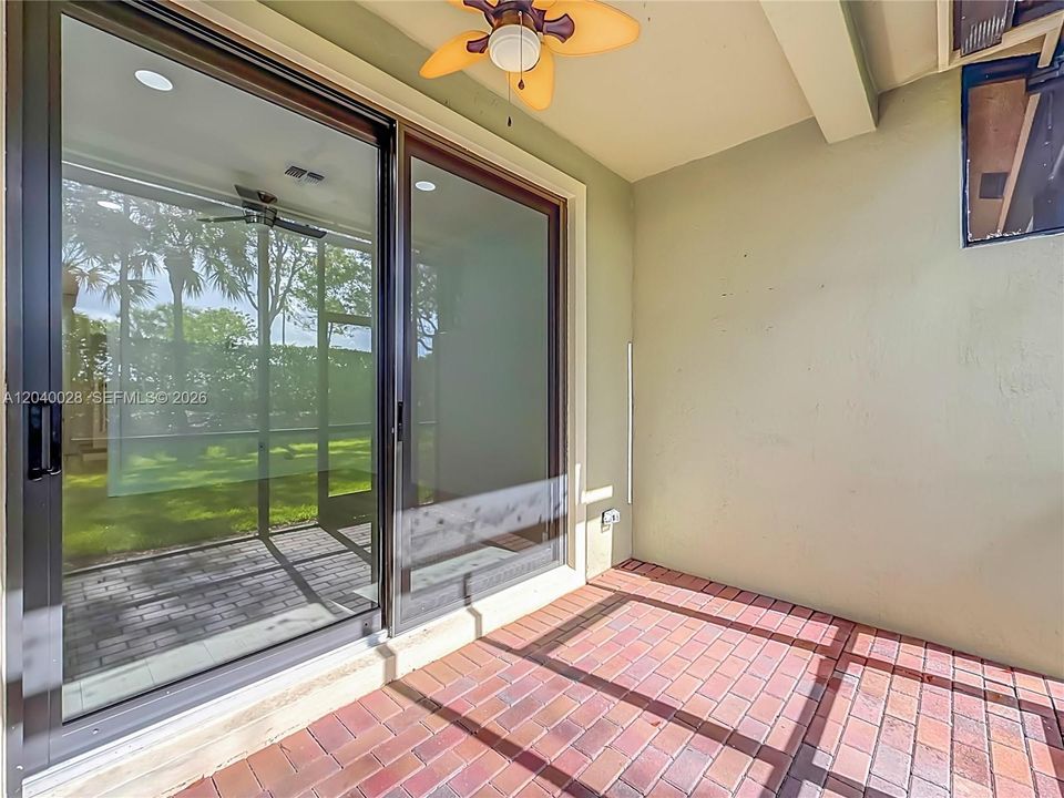 En Venta: $649,900 (4 camas, 2 baños, 1839 Pies cuadrados)