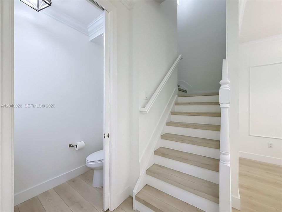 En Venta: $649,900 (4 camas, 2 baños, 1839 Pies cuadrados)
