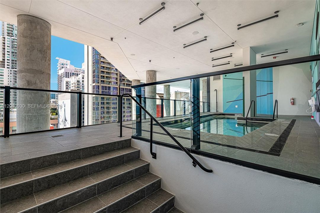 For Rent: $7,500 (3 beds, 3 baths, 1150 Square Feet)