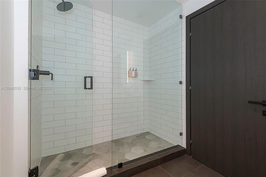 For Rent: $7,500 (3 beds, 3 baths, 1150 Square Feet)