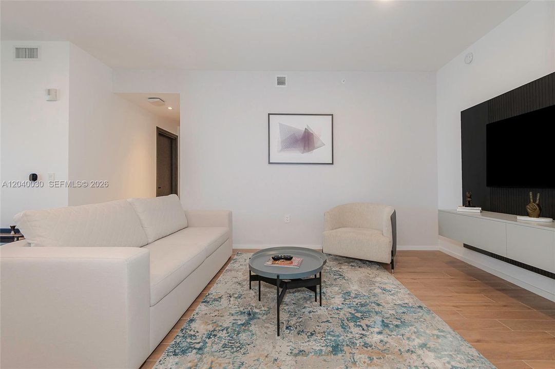 For Rent: $7,500 (3 beds, 3 baths, 1150 Square Feet)