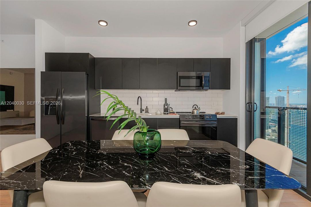 For Rent: $7,500 (3 beds, 3 baths, 1150 Square Feet)