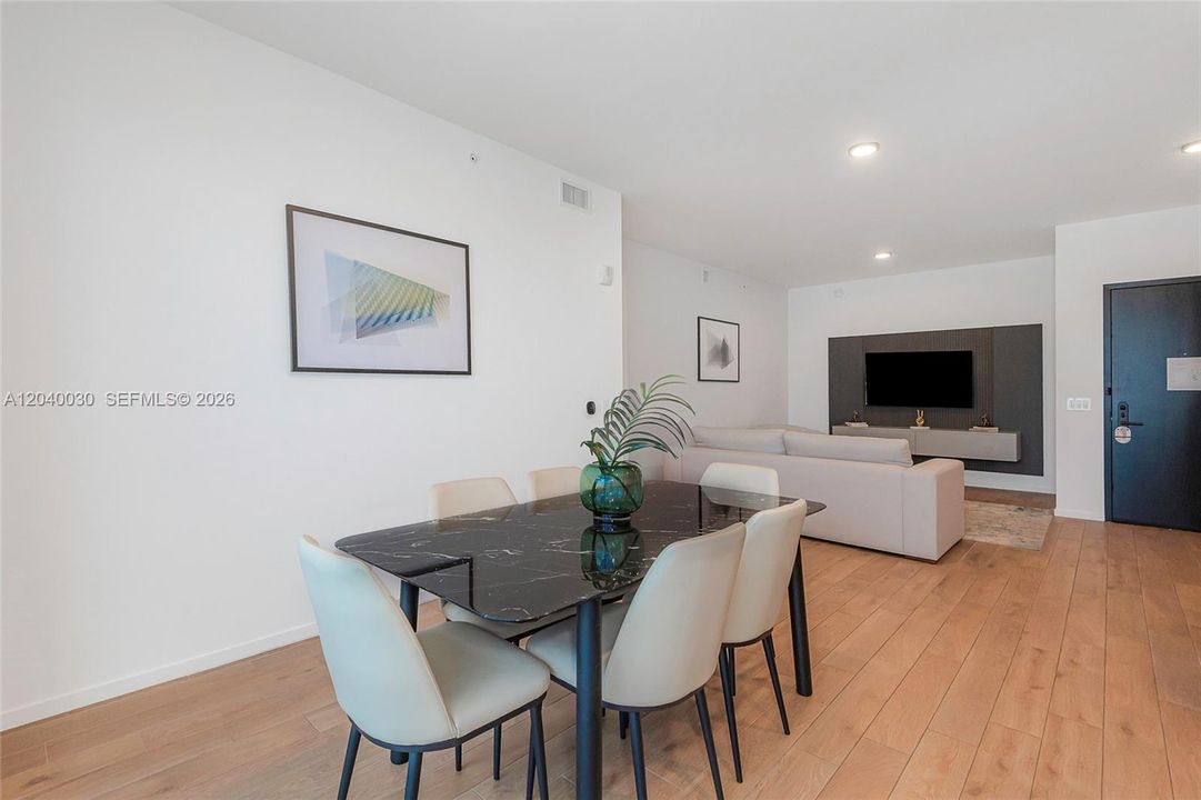 For Rent: $7,500 (3 beds, 3 baths, 1150 Square Feet)