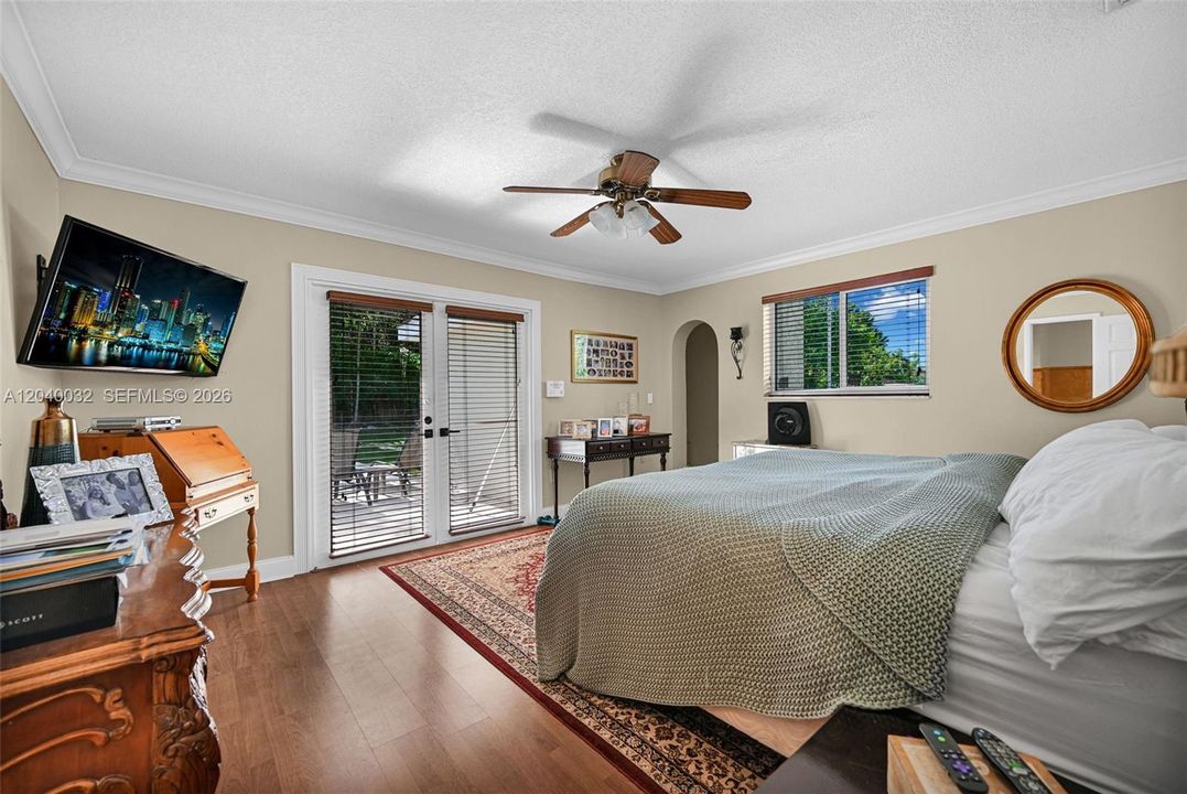 For Sale: $1,199,000 (3 beds, 2 baths, 2335 Square Feet)
