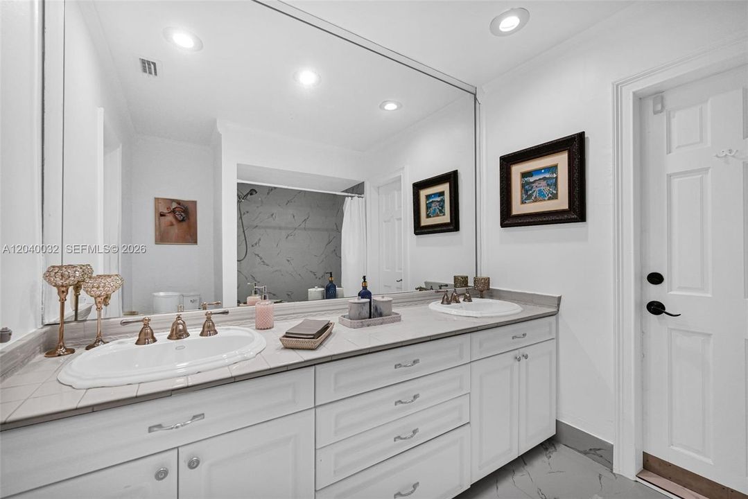 For Sale: $1,199,000 (3 beds, 2 baths, 2335 Square Feet)