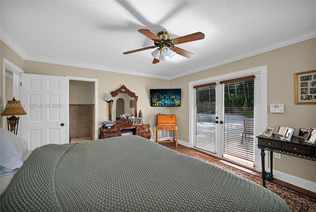 For Sale: $1,199,000 (3 beds, 2 baths, 2335 Square Feet)