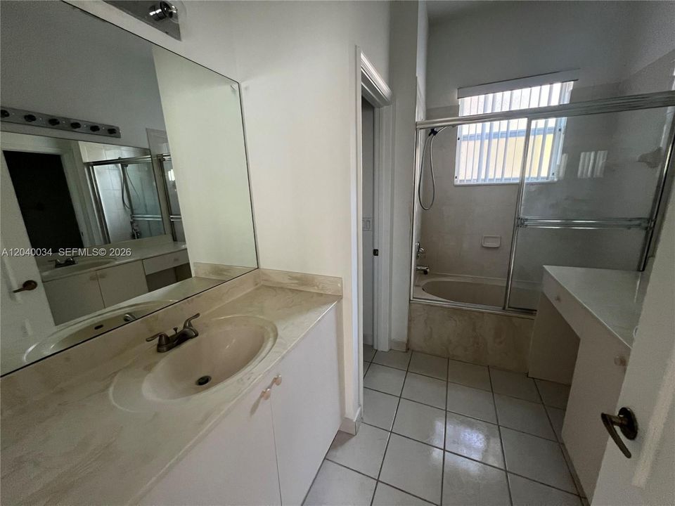 For Rent: $2,800 (4 beds, 2 baths, 1865 Square Feet)