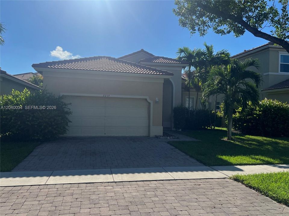 For Rent: $2,800 (4 beds, 2 baths, 1865 Square Feet)
