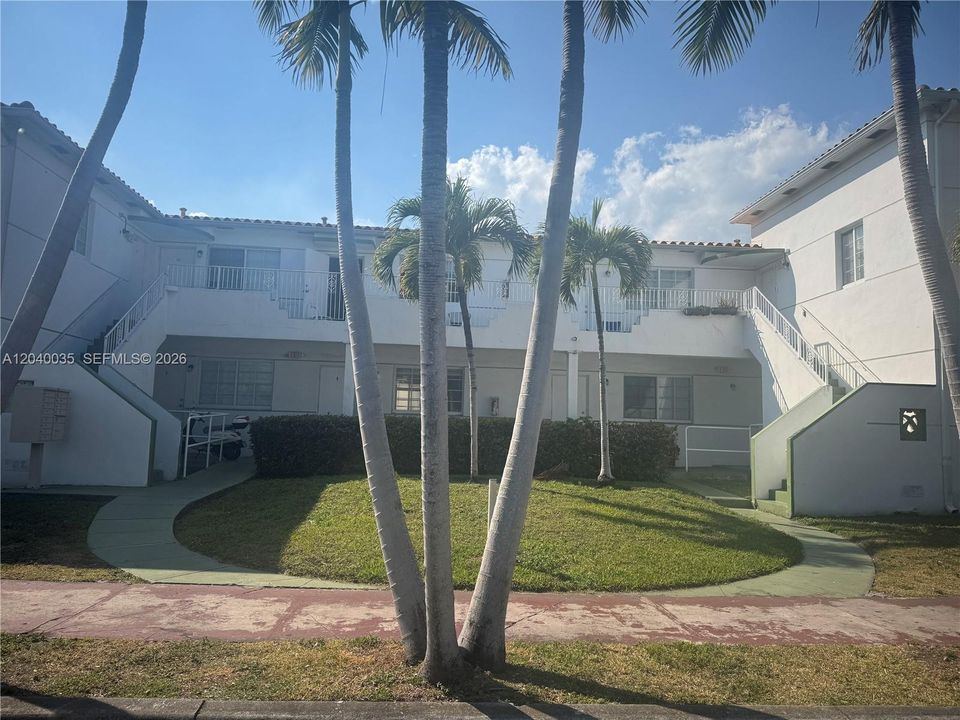 For Rent: $1,600 (12 beds, 12 baths, 6999 Square Feet)