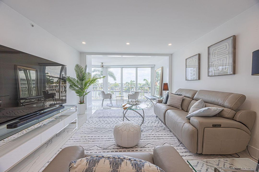3224 S Ocean #612B (Living Rm4)