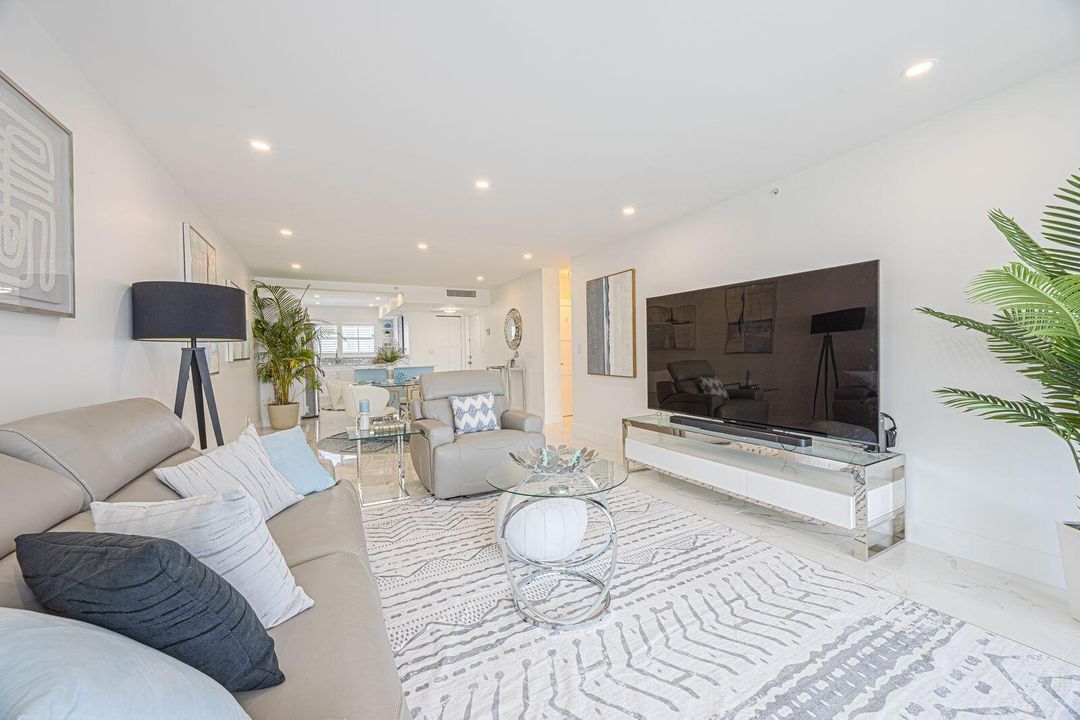 3224 S Ocean #612B (Living Rm6)