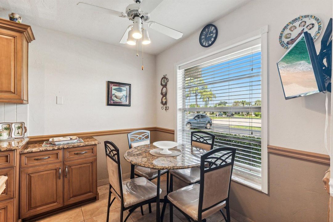 BREAKFAST NOOK