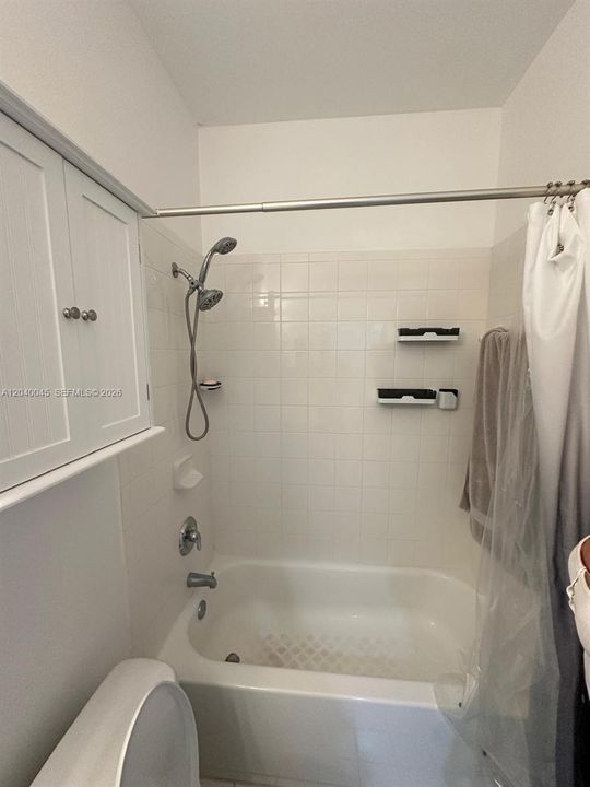 For Rent: $2,000 (2 beds, 2 baths, 1046 Square Feet)