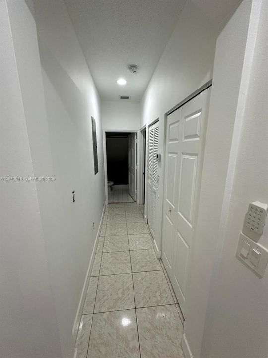 For Rent: $2,000 (2 beds, 2 baths, 1046 Square Feet)