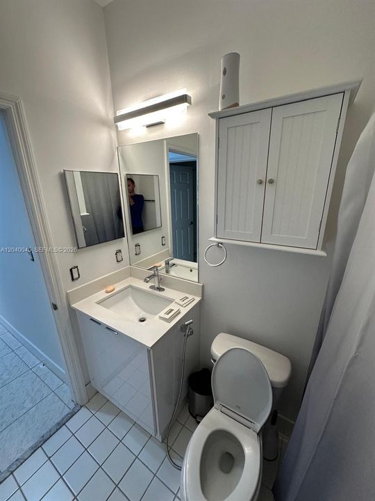 For Rent: $2,000 (2 beds, 2 baths, 1046 Square Feet)