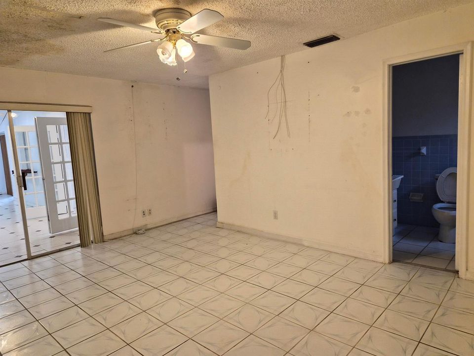 Bedroom 3333