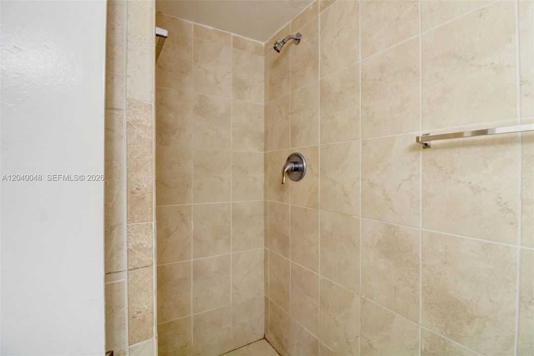 В аренду: $2,000 (2 спален, 2 ванн, 793 Квадратных фут)