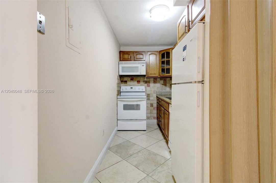 В аренду: $2,000 (2 спален, 2 ванн, 793 Квадратных фут)