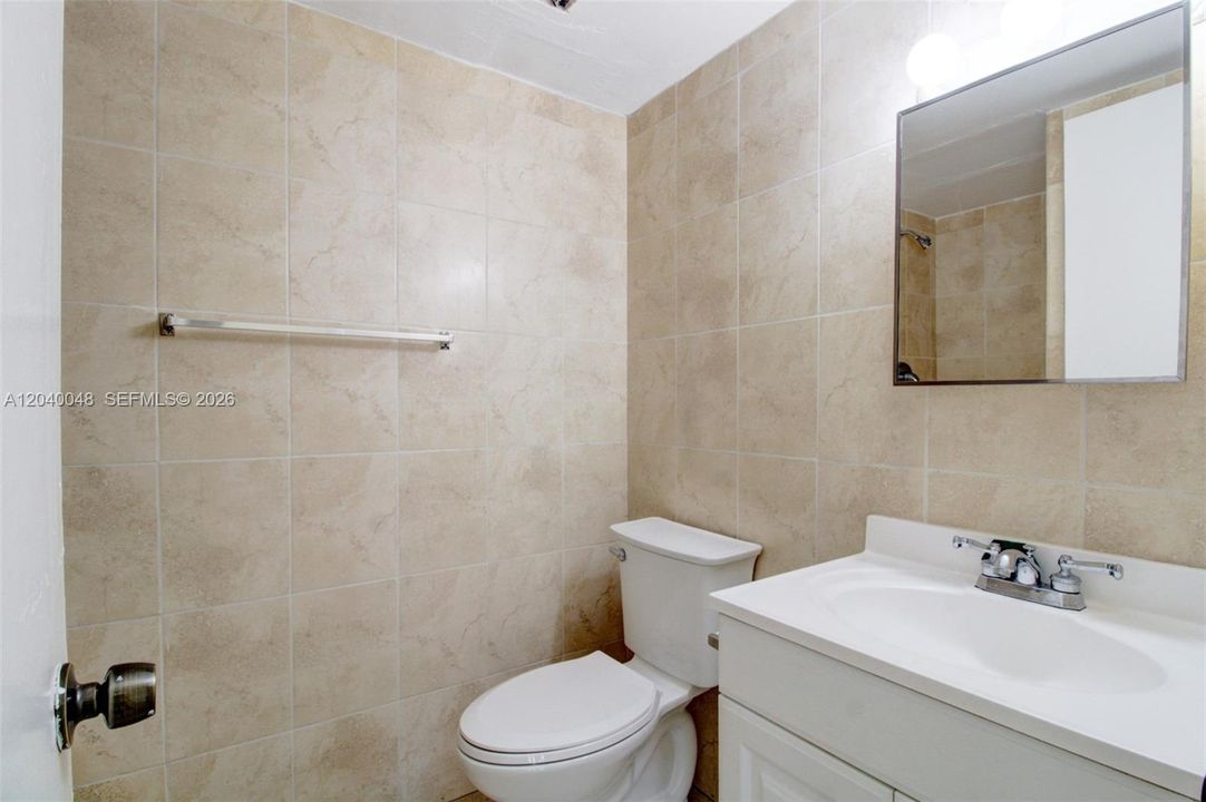 В аренду: $2,000 (2 спален, 2 ванн, 793 Квадратных фут)