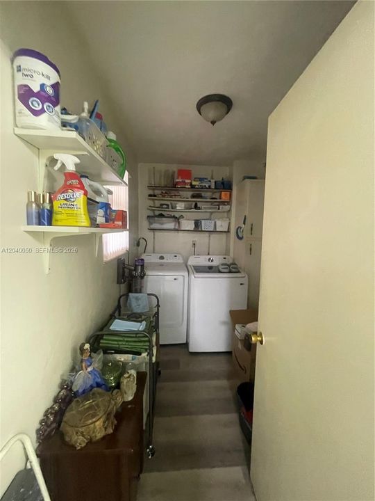 На продажу: $400,000 (2 спален, 2 ванн, 1452 Квадратных фут)