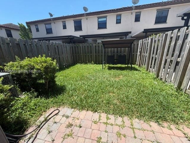 For Rent: $2,600 (2 beds, 2 baths, 1422 Square Feet)
