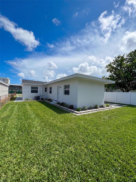 For Rent: $7,000 (5 beds, 3 baths, 2294 Square Feet)