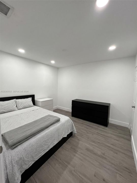 For Rent: $7,000 (5 beds, 3 baths, 2294 Square Feet)