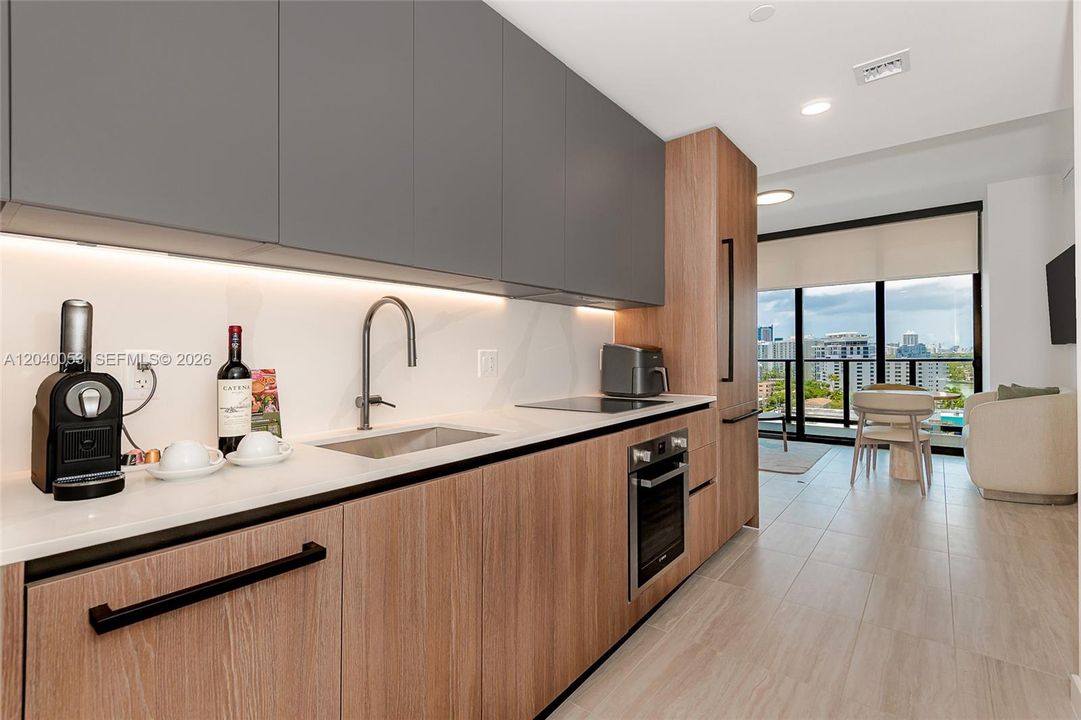 For Rent: $6,500 (2 beds, 2 baths, 698 Square Feet)