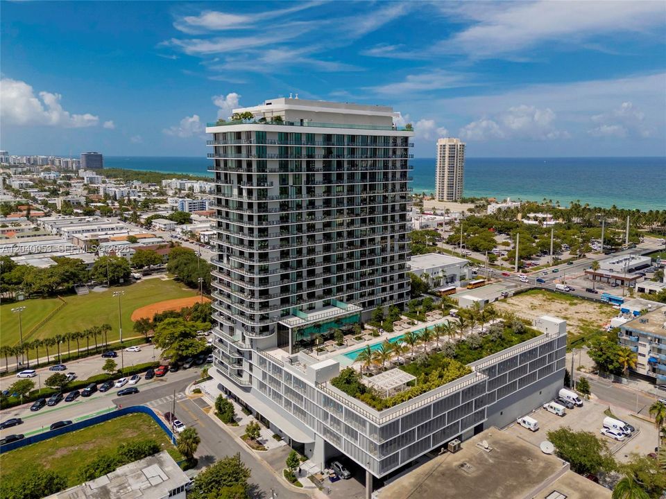 For Rent: $6,500 (2 beds, 2 baths, 698 Square Feet)
