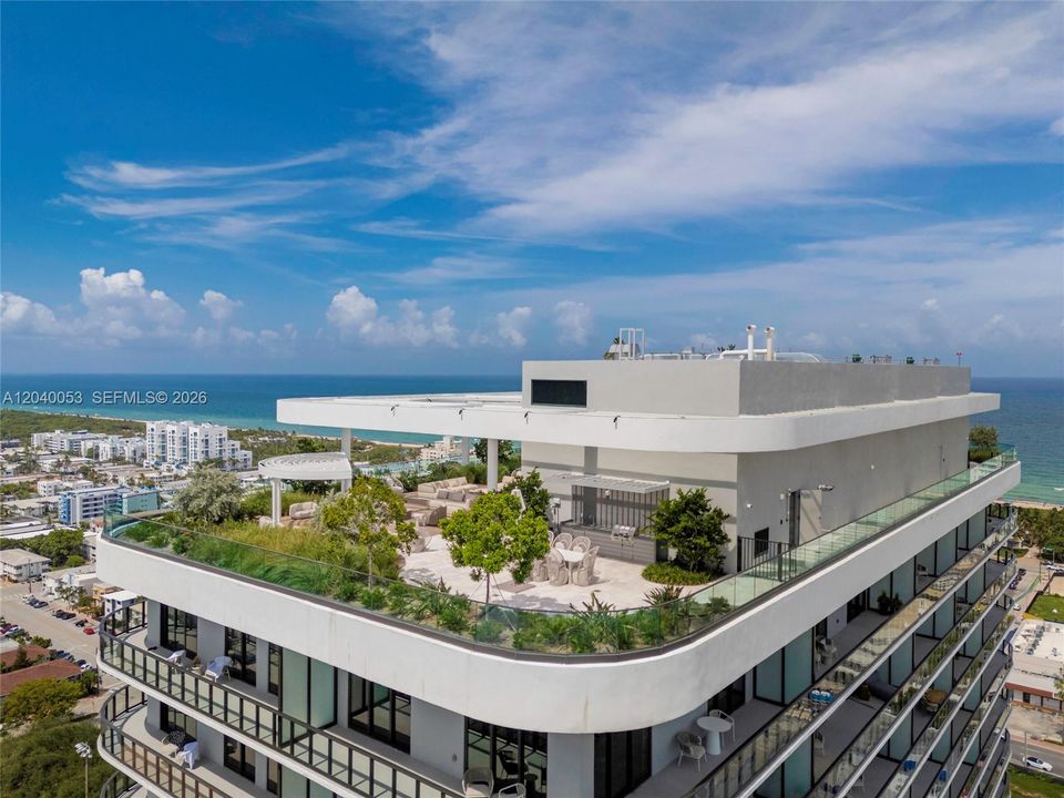 For Rent: $6,500 (2 beds, 2 baths, 698 Square Feet)